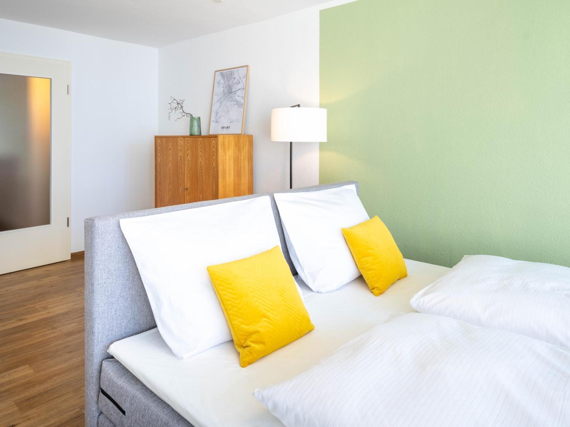 ארפורט Altstadt Apartment For 2 מראה חיצוני תמונה