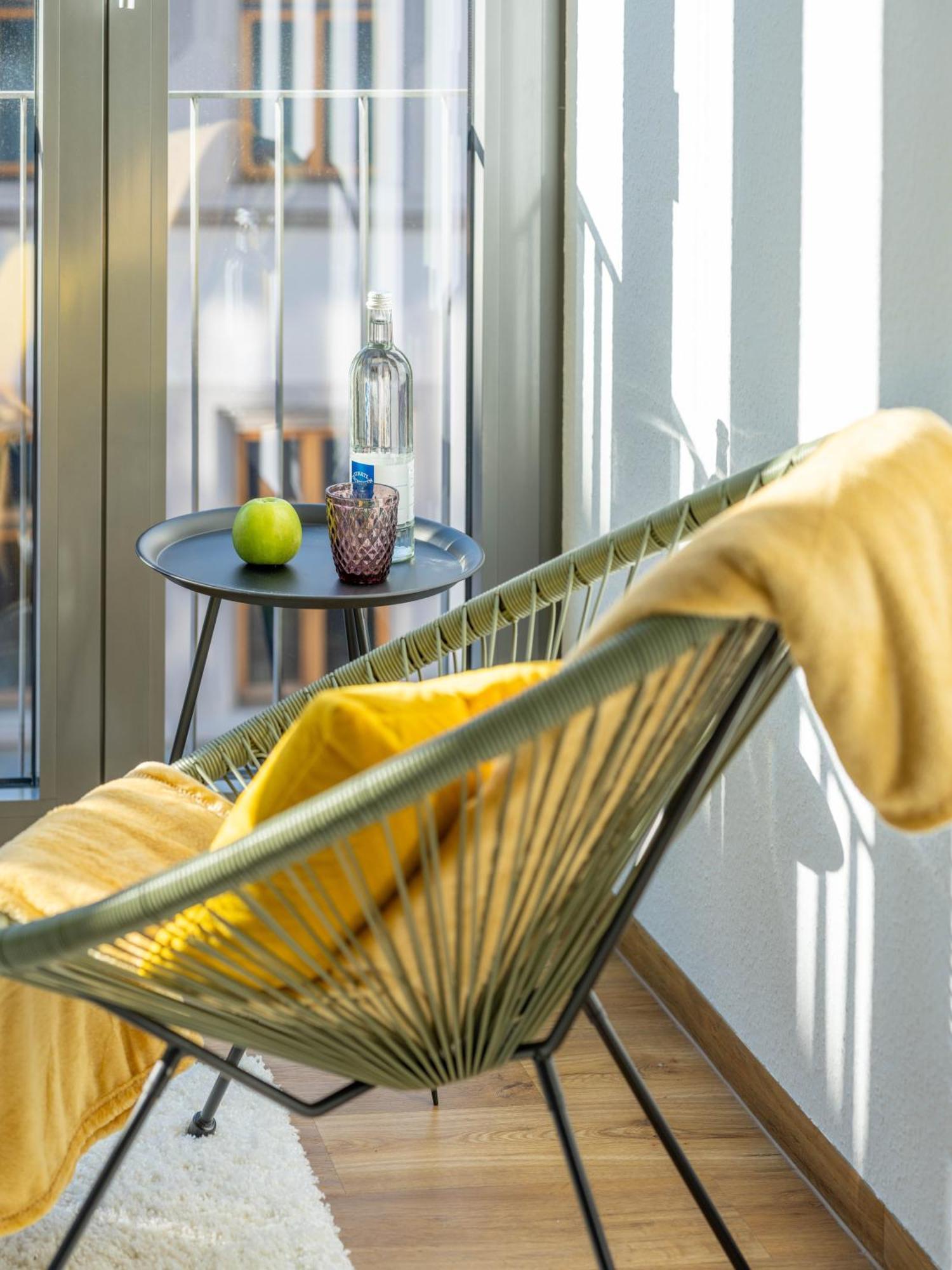 ארפורט Altstadt Apartment For 2 מראה חיצוני תמונה